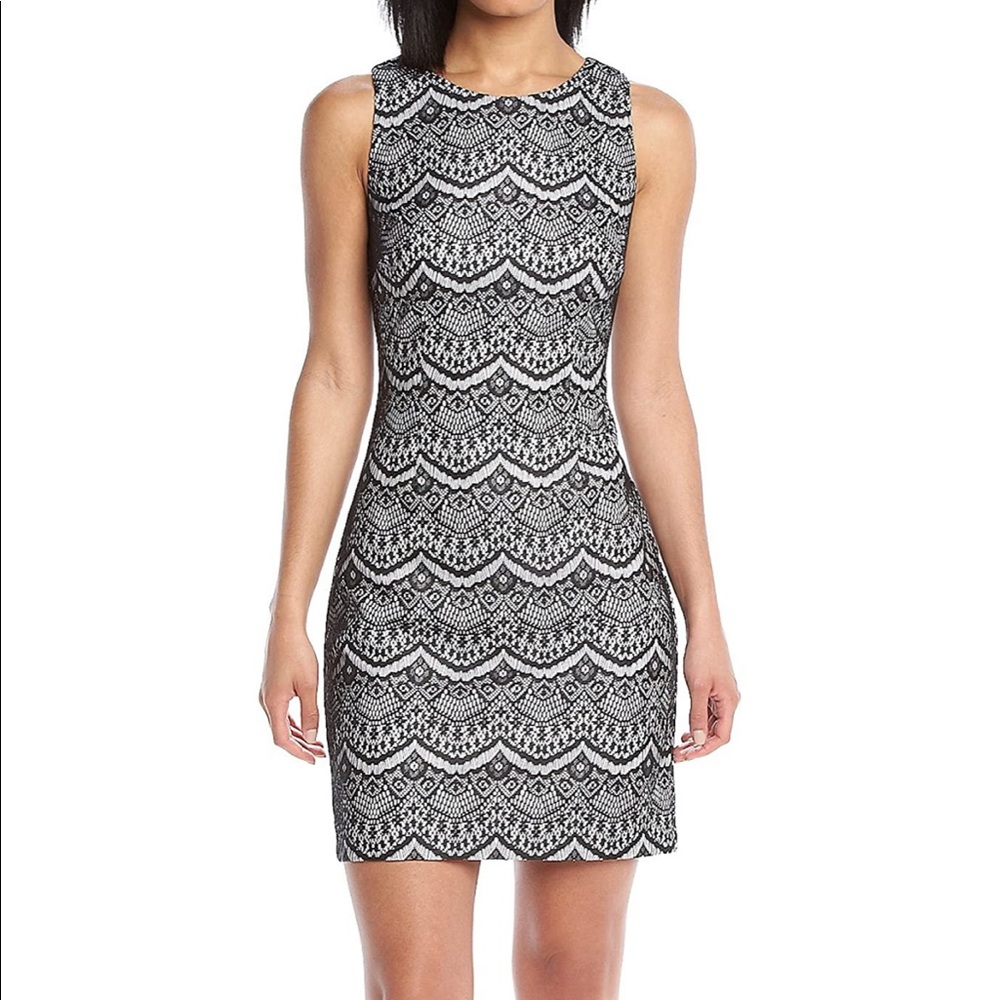 Jessica Simpson Women’s Bonded Lace Dress